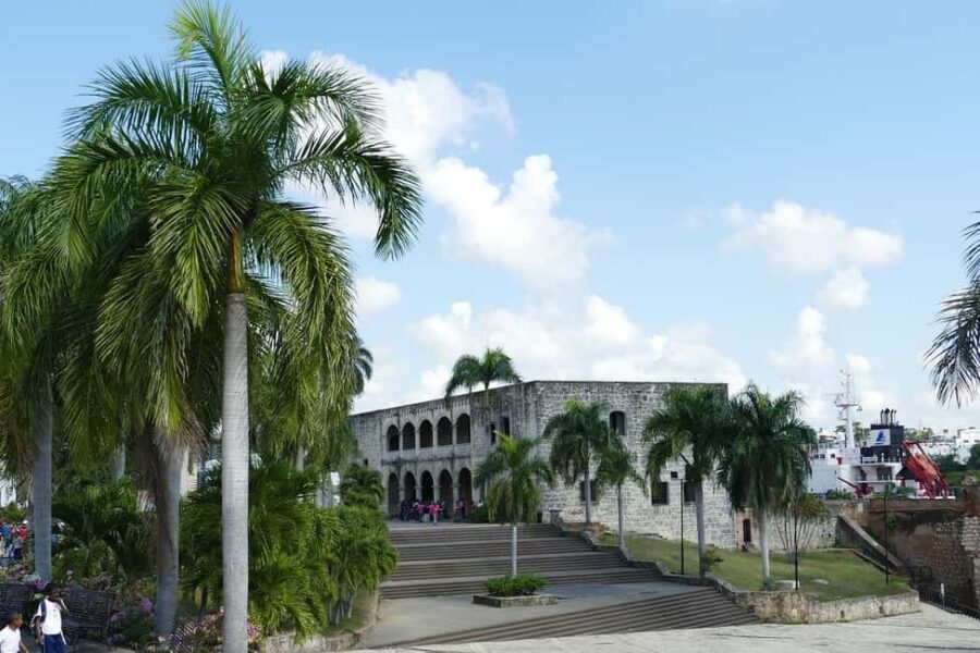 Punta Cana: Experience the essence of Santo Domingo with lunch and the Colonial Zone - Walking the UNESCO Colonial Zone: Cathedral, Alcázar, and Calle de Las Damas