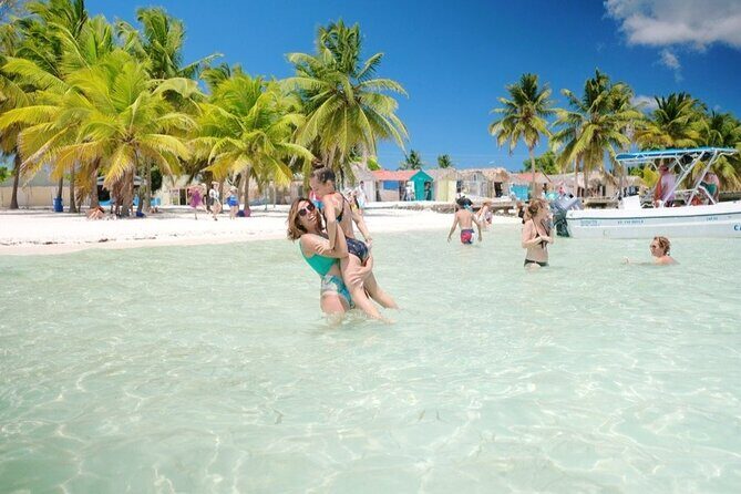 Punta Cana: Saona Island Catamaran Open Bar / Food Hotel Pickup - Hotel Pickup to Bayahíbe: What Timing Really Feels Like