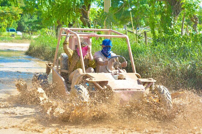 Safe transport and shuttle service in Punta Cana Dominican Rep. - In the car: safe, comfortable driving that feels personal