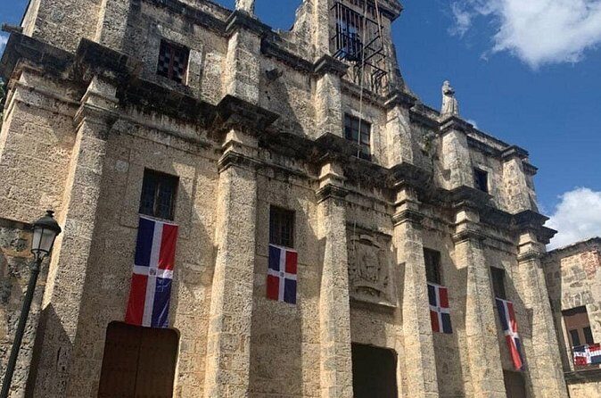 Santo Domingo City Tour from Punta Cana Full-Day - Lunch at La Atarazana: go in hungry, set expectations