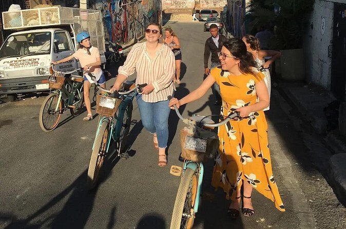 Santo Domingo: Colonial Zone Bike Tour - Calle las Damas: the oldest street stop