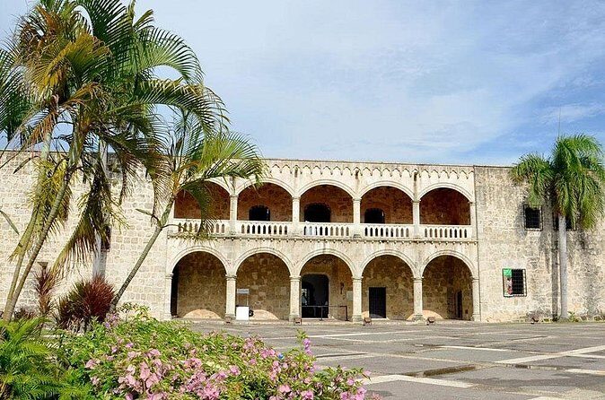 Santo Domingo Cultural Tour - English, guide quality, and how to avoid getting lost in translation
