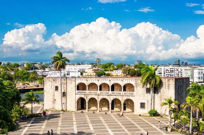 Santo Domingo Full Day Tour with Lunch and Cultural Insights - Alcázar de Colón and the Colon Monument: Landmark Stops With Stories