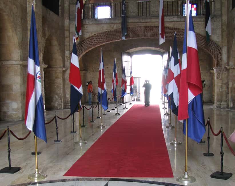 Santo Domingo: Historical City Tour - Entering UNESCO Old Santo Domingo on a Real Walking Route
