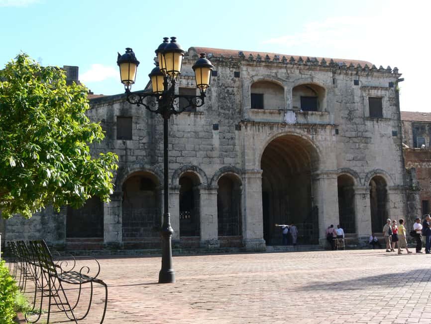 Santo Domingo: Historical City Tour - Calle Las Damas: Walking the First Cobblestone Street in the Americas
