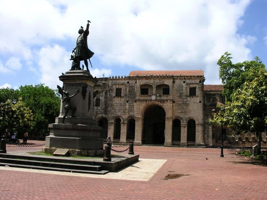 Santo Domingo: Historical City Tour - Old City Streets That Show Daily Life, Not Just Power