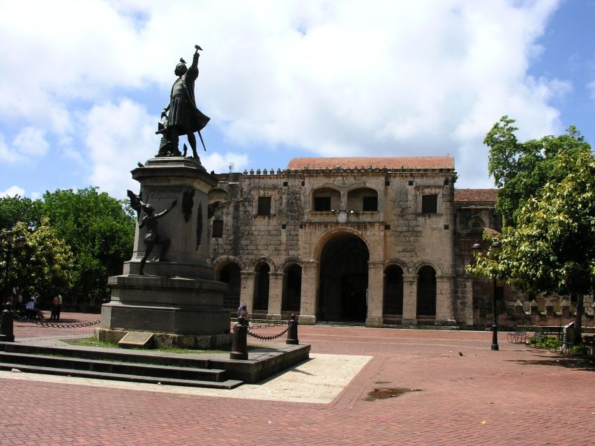 Santo Domingo: Historical City Tour - Museums and Cultural Stops: Atarazanas Reales and Casa del Cordon