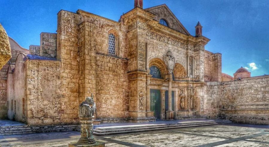 Santo Domingo Historical City Tour: Explore the Heritage - National Palace, Theater of Fine Arts, and Quick Monument Watching