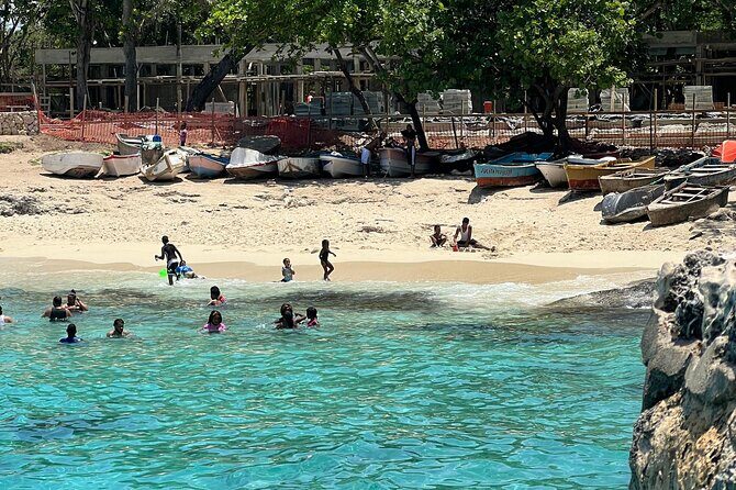 Santo Domingo must do; Los 3 Ojos, Boca Chica beach & more - A smart day plan: caves, two beaches, and lunch in Santo Domingo