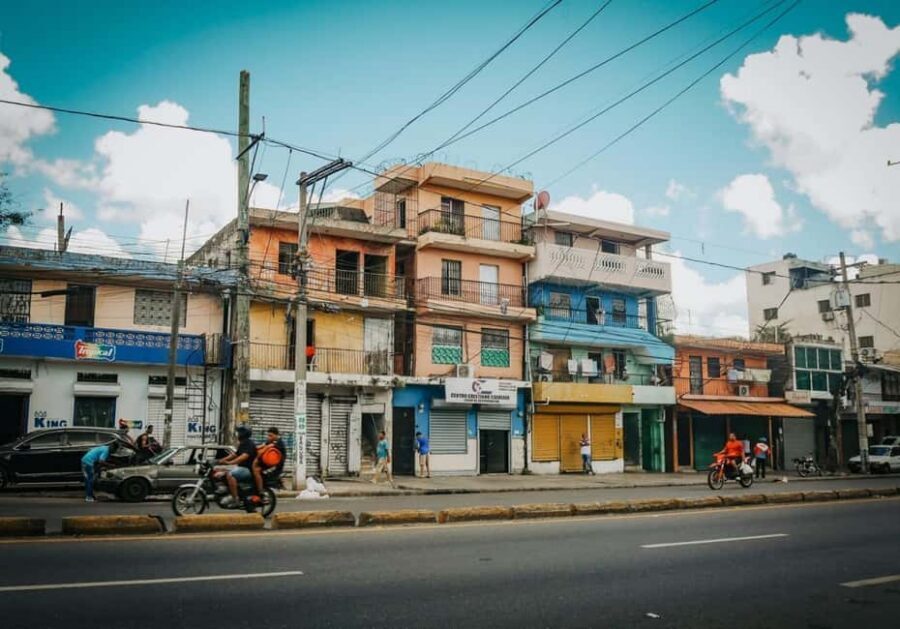 Santo Domingo: The Authentic Dominican Neighborhood Tour - Helado de Fundita and Dominican Breakfast: Sweet Stops That Anchor the Tour