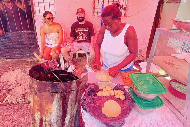Santo Domingo: The Authentic Dominican Neighbourhood Tour - The Optional Boat Ride: Bridges, Chapels, and Columbus Landmarks