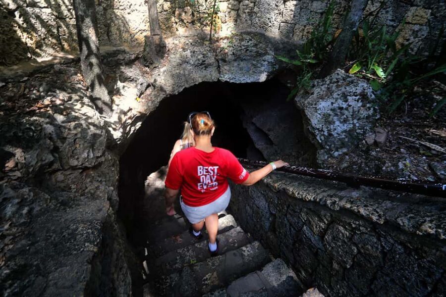 Santo Domingo: Three Eyes National Park Guided Tour - The underground circuit: sulfur water, La Nevera color, and cave lakes