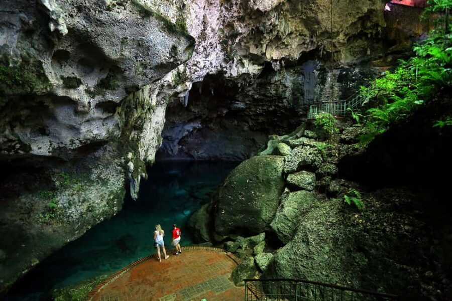 Santo Domingo: Three Eyes National Park Guided Tour - Lake of Ladies: the women-and-children story and touching the water