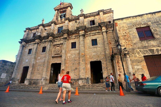 Santo Domingo - Altos de Chavón, City of Coral: the quick culture stop on the way