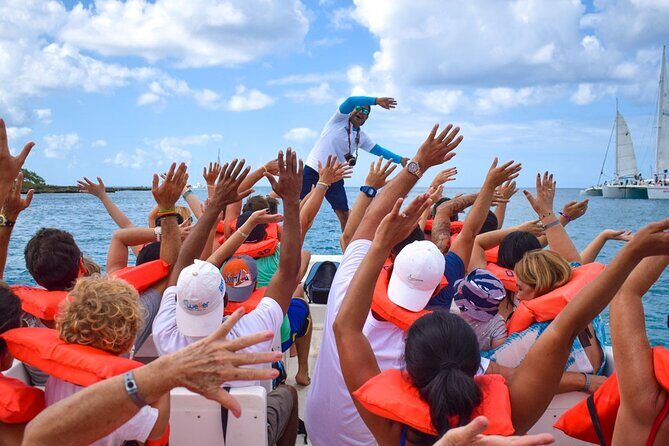 Saona island full day tours - catamarán party from santo domingo - From Santo Domingo to Bayahibe: the start of the day