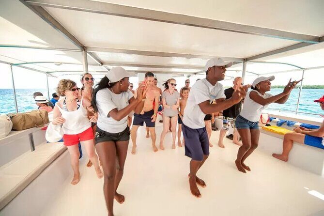 Saona island full day tours - catamarán party from santo domingo - Isla Saona beach time: lunch, swimming, and how you’ll actually enjoy it