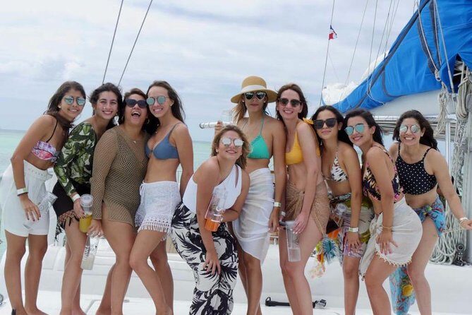 Saona Island, memorable all-inclusive experience, from Santo Domingo. - Food and Drinks: Buffet Lunch Plus a Rum Open Bar