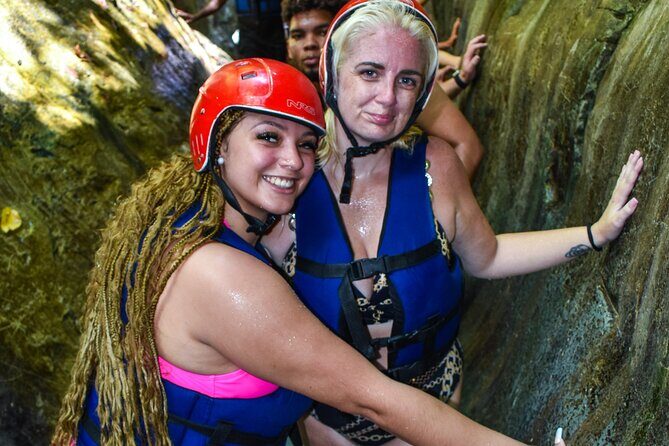 Short Excursions City Tour and 27 Waterfall Damajagua - Paseo de Doña Blanca: a quick photo stop in the center of Puerto Plata