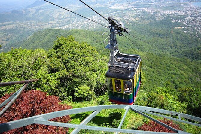 Sightseeing and City Tour in Puerto Plata - Stop 2: Umbrella Street for quick color and instant photos