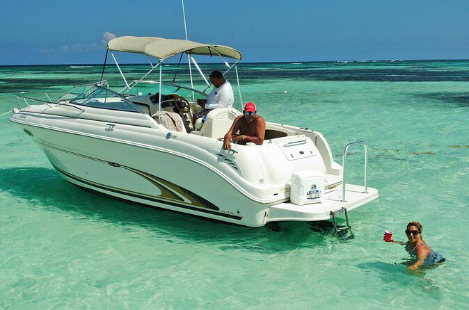 Snorkel & Sandbar on Private Searay Yacht 25ft in Cap Cana Marina ,Punta Cana - Snorkeling equipment and what to expect in shallow reef water