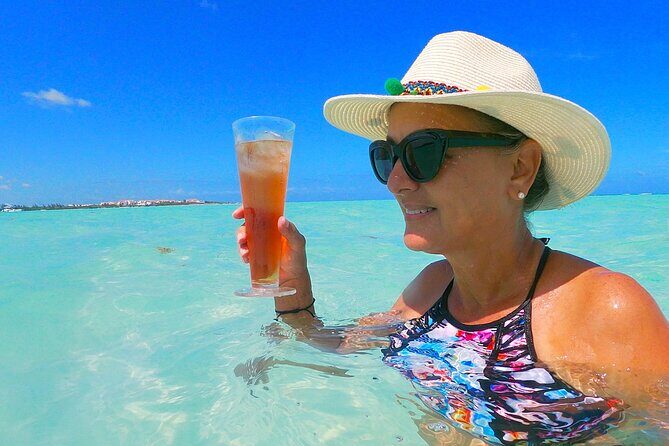 Snorkel & Sandbar on Private Searay Yacht 25ft in Cap Cana Marina ,Punta Cana - Who this Punta Cana yacht charter is best for