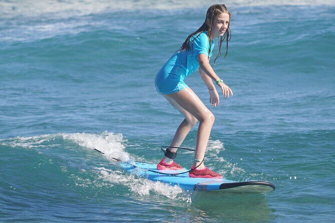 Surfing lesson at beautiful beach Playa Encuentro - Waves, temperature, and why Playa Encuentro helps beginners