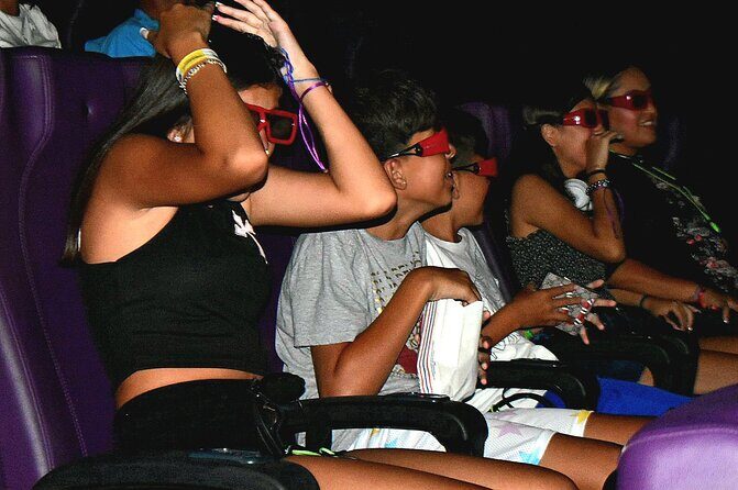 The Battle of Santo Domingo 4D Experience - The 4D effects: motion seats, surround sound, and even smell