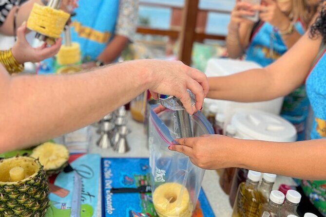 The piña colada experience - Who should book the Piña Colada workshop?
