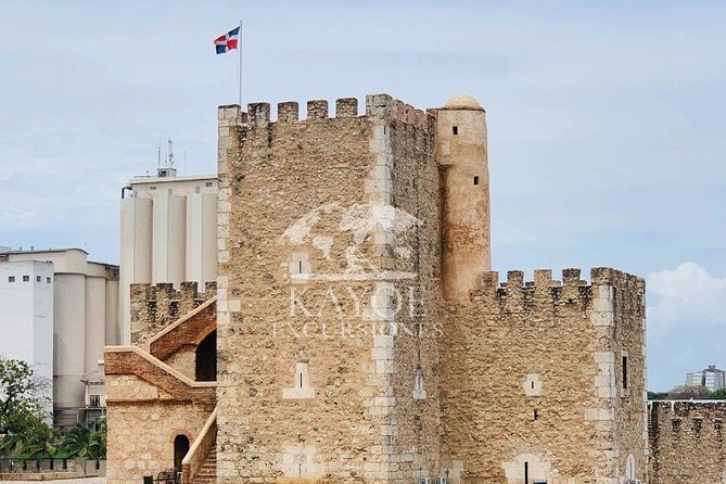 Tour Colonial Experience - Stop 3: Calle Las Damas and the House of Rodrigo Bastidas