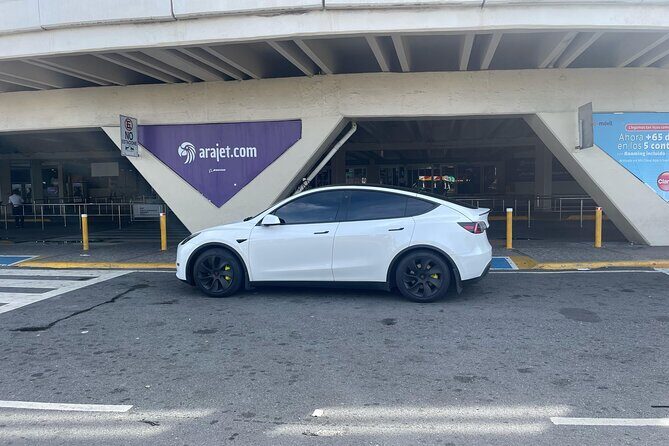 Transfer in Tesla from SDQ Airport to Santo Domingo - Drop-off in Santo Domingo, and what “to any point” really means