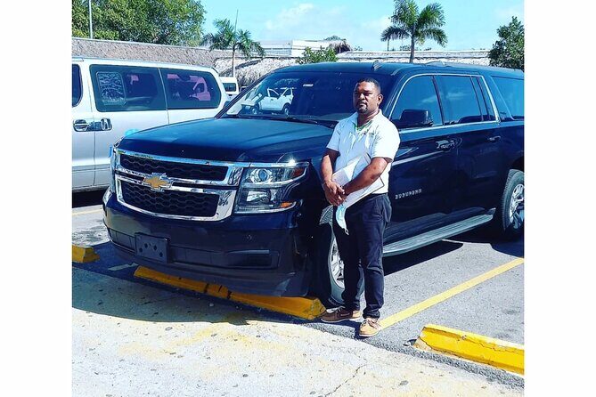 traslado privado SUBURBAN/CADILLAC round trip PUNTACANA-UVEROALTO - Inside the Suburban/Cadillac SUV: comfort first, extras may vary