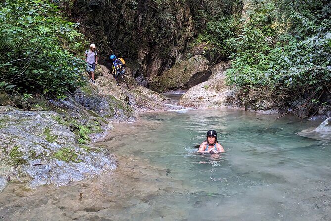 Trekking/rappelling waterfalls in Dominican Republic - The hike to La Culebra and your practice rappel