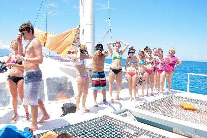 Tropical Punta Cana Booze Cruise – Snorkel, Sandbar & Party Vibes - Service, group size, and the comfort factor (up to 65 people)