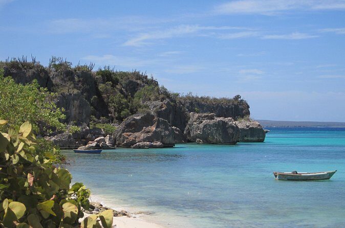 Untouched Paradise – Bahía de Las Águilas - Comfort and pace: air-conditioned rides and a small group