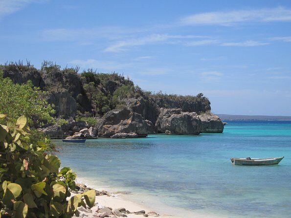 Untouched Paradise – Bahía de Las Águilas - Your guide and the human touch (from what’s been shared)