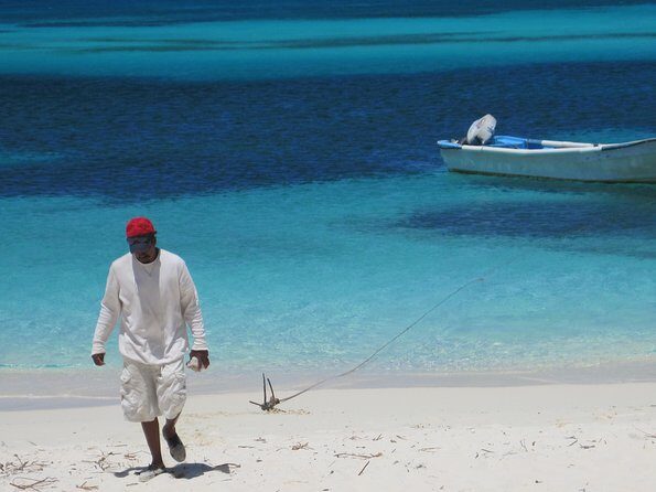 Untouched Paradise – Bahía de Las Águilas - Las Cuevas to the beach: the short boat transfer