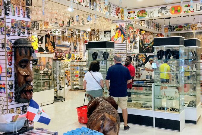 World Mart Souvenirs Store - Free Pick-up / Drop-off - What this Punta Cana souvenir tour really is