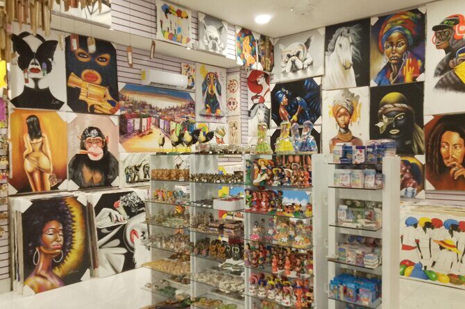 World Mart Souvenirs Store - Free Pick-up / Drop-off - The mixed feedback: what to do so logistics don’t spoil your day